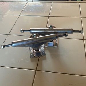 New independent trucks forged hollow mid 149